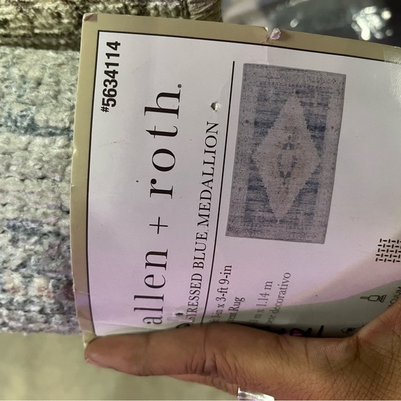 Vintage Style Distressed Area Rug - Picture 8 of 10